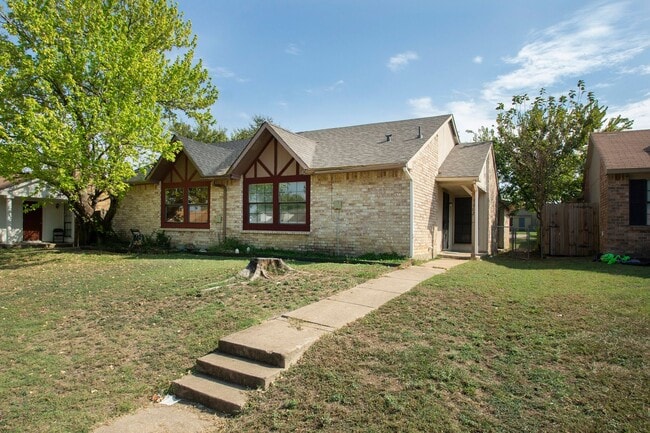 Building Photo - 7062 Pineberry Rd
