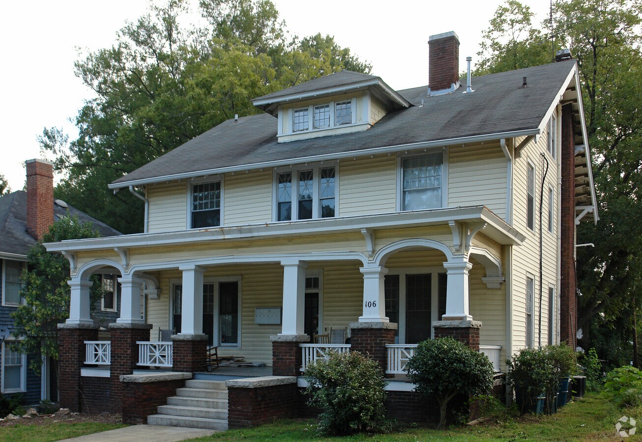 Photo - 106 N Buchanan Blvd Apartments