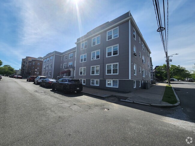 Building Photo - 42 W Baltimore St Unit 13 Rental