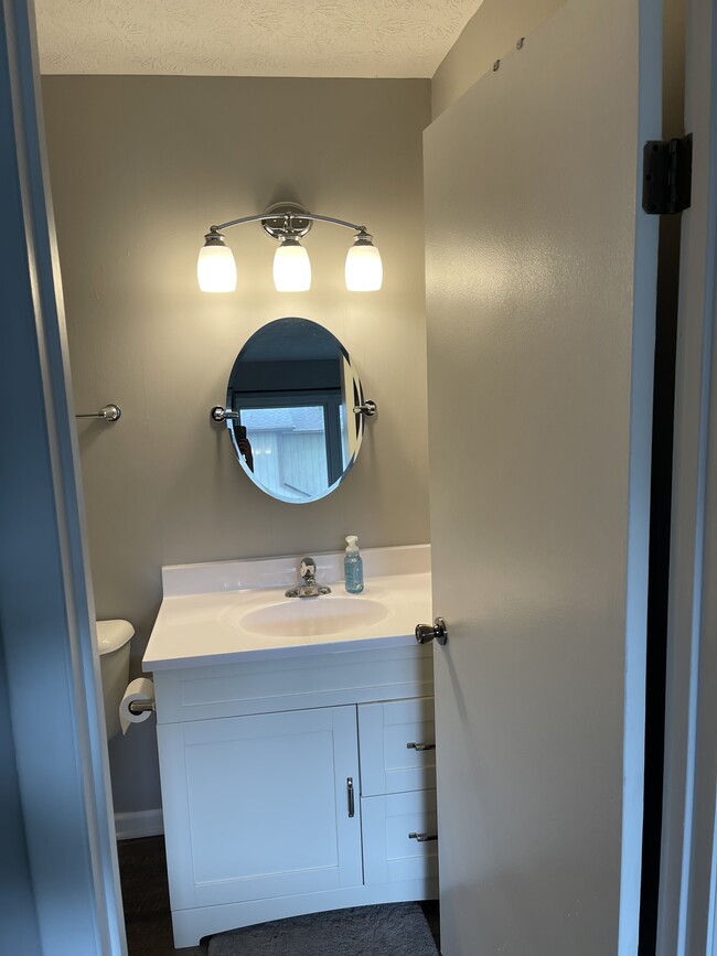 Master Bathroom - 2904 Asbury Ct