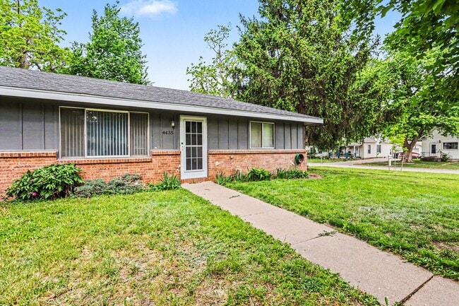 Photo - 4435 N 68th St Unidad 4435