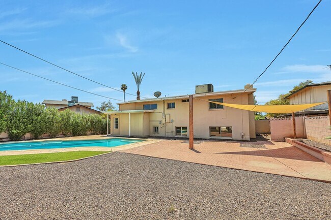 Photo - 5 Bedroom, 3 Bath Home with a Pool near ASU.
