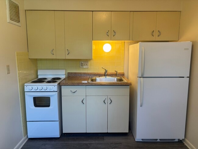 Photo - Forest Home 8 Unit Unit 2