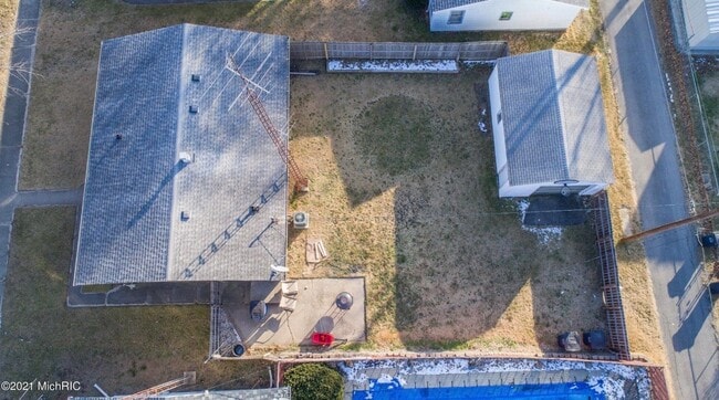 Photo - 709 Hoyt St
