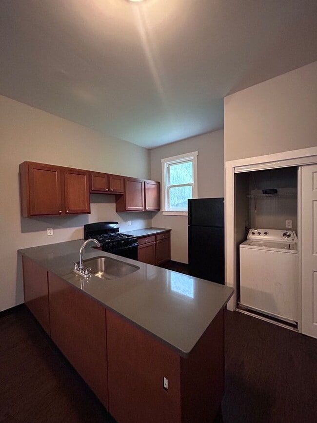 Photo - Spacious 4 Bedroom 1 Bathroom Single Family Home (Perry South)