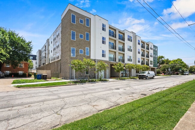 596 W 9th St Unit SI ID1335766P