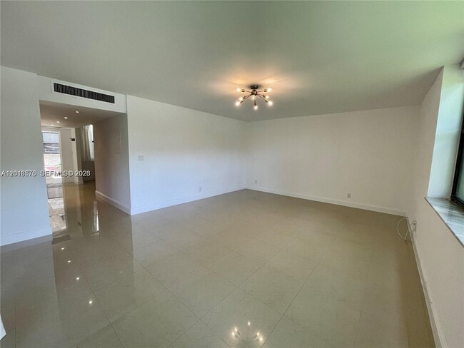Photo - 20441 NE 30th Ave Unit 122-9