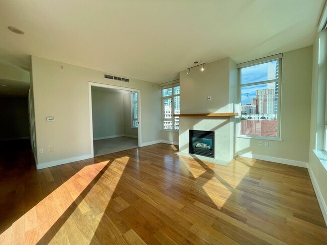 Photo - 2 Bedroom- 2 Bathroom Single Story Condo o... Unit 604