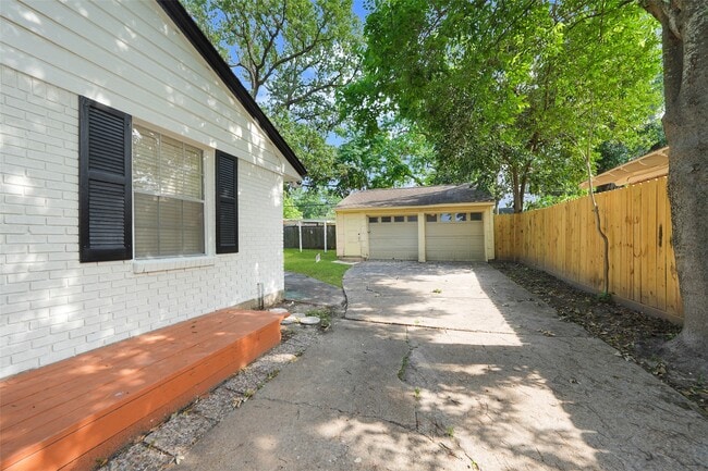 Photo - 9519 Val Verde St