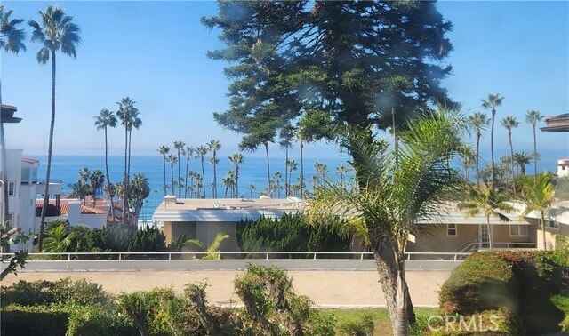 Building Photo - 418 Avenida Santa Barbara