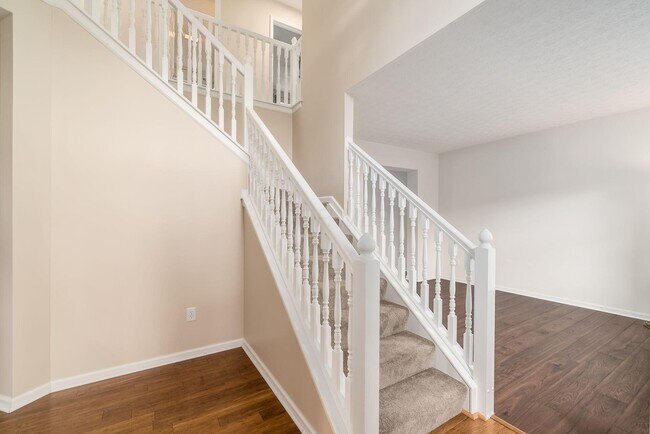 Photo - 7916 Bridge Crossing Ct