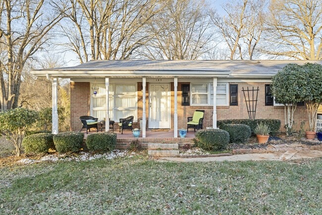 Photo - 107 Maple Dr