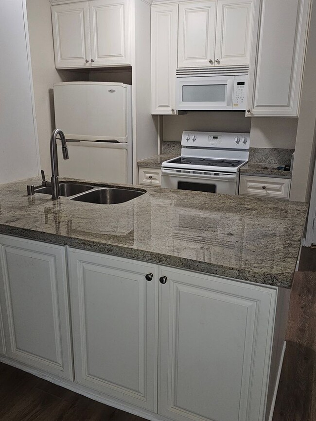 Photo - 8650 Gulana Ave Unit L3168