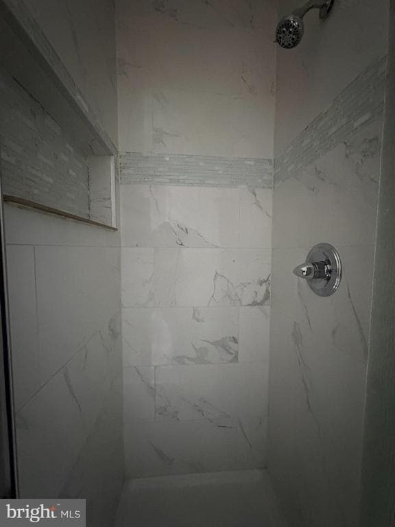 Photo - 245 W Ontario St