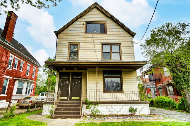 Building Photo - 1840 Brewster Ave Rental