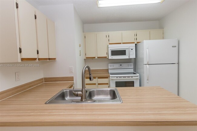 Photo - 18328 NW 68th Ave Condo Unit P