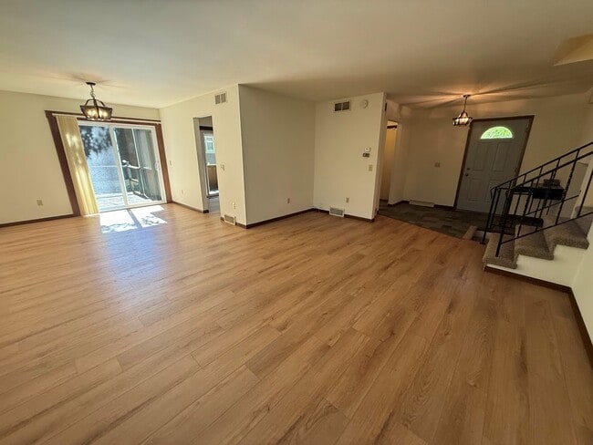 Photo - 5106 Raymond Rd