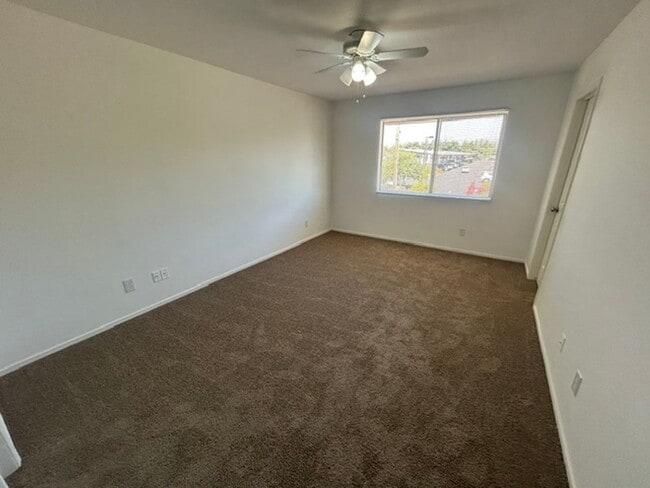 Photo - 2 Bedroom 1.5 Bathroom Condo In SE Visalia!!