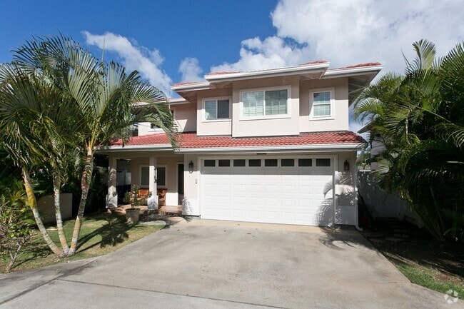 Building Photo - Wonderfully furnished rental - available i...