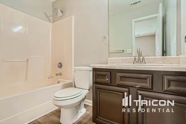 Photo - 106 White Creek Loop