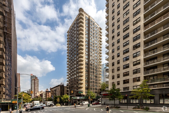 Photo - The Corniche