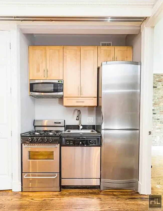 Photo - E 1ST ST. Unit 3R