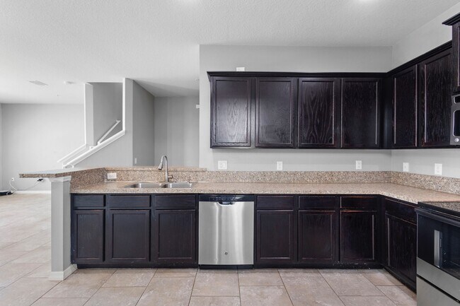 Photo - 6562 S Goldenrod Rd