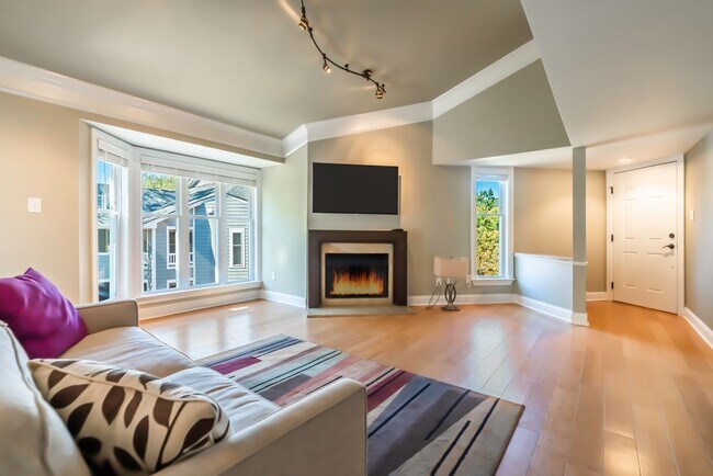 Photo - Gorgeous 2-Bedroom Condo Near Fletcher Par...