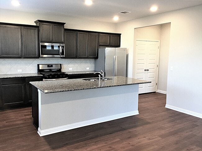 Photo - 5817 Monmarte Cove