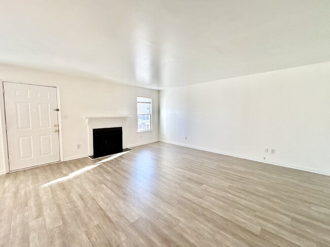 Photo - Gorgeous Updated Condo In Virginia Beach!