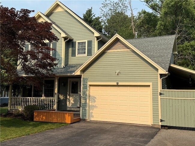 Building Photo - 9 Wisteria Ln