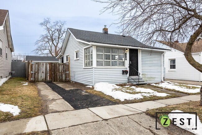 Building Photo - OPEN HOUSE FRIDAY 5/2/25 5-5:30PM!!! WELCO...