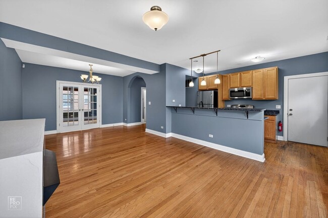 Photo - Rogers Park Gem with in-unit Laundry