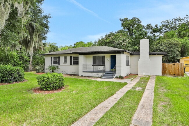 Photo - 3923 Tyndale Dr