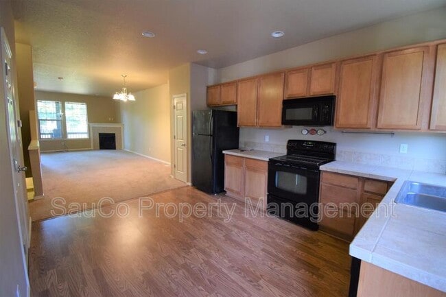 Photo - 1419 NE Lockheart Ln