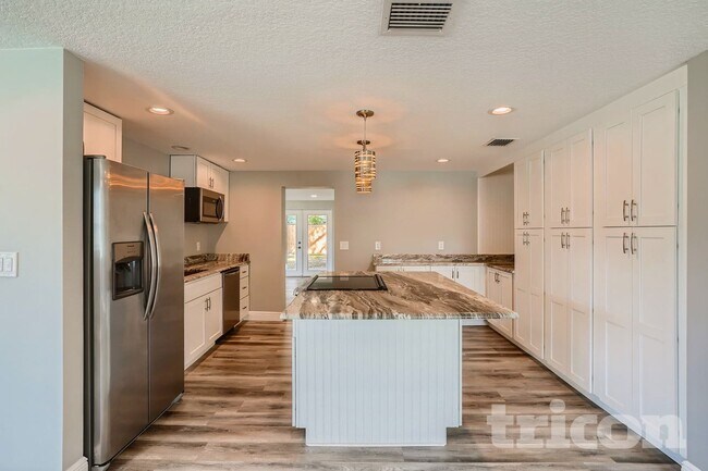 Photo - 5285 86th Ave