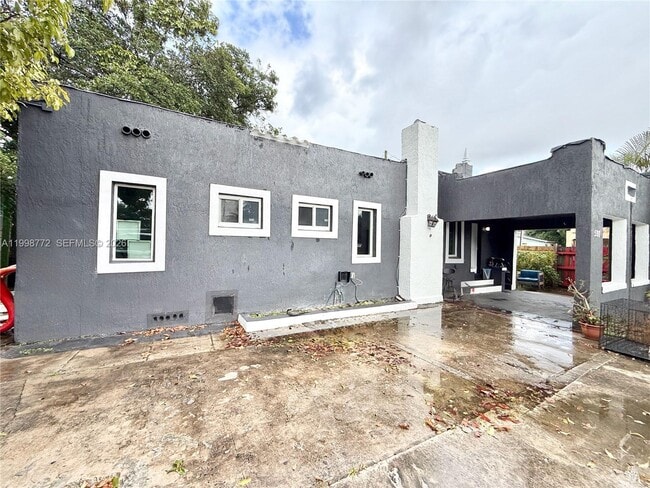 Photo - 597 NW 69th St