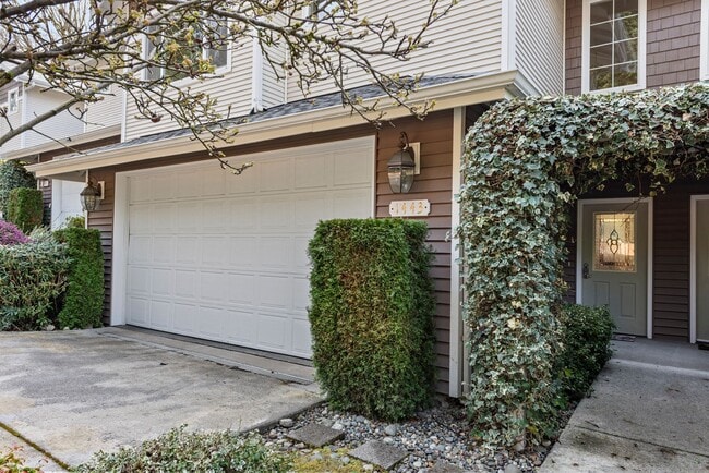 Photo - Beautiful 3BR Townhome with Private Patio & Oversized Garage in Shoreline