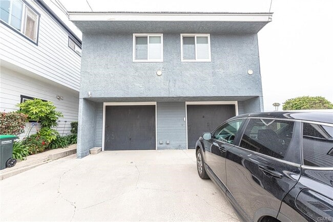 Photo - 719 Poinsettia Ave