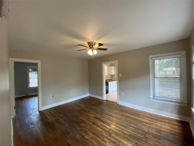 Photo - 4219 Lamar St