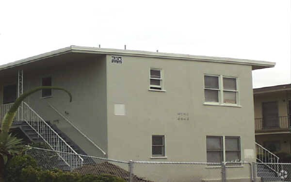 Photo - 8645-8647 Olin St