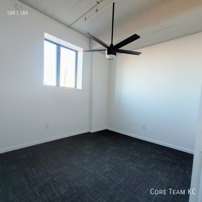 Photo - 320 W 7th St Unit 406