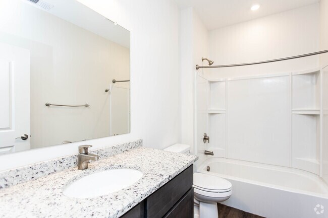 2BR, 1BA - 900 SF - Trolley Park