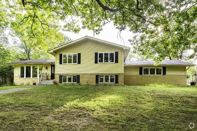 Building Photo - 2240 Gale Rd Rental