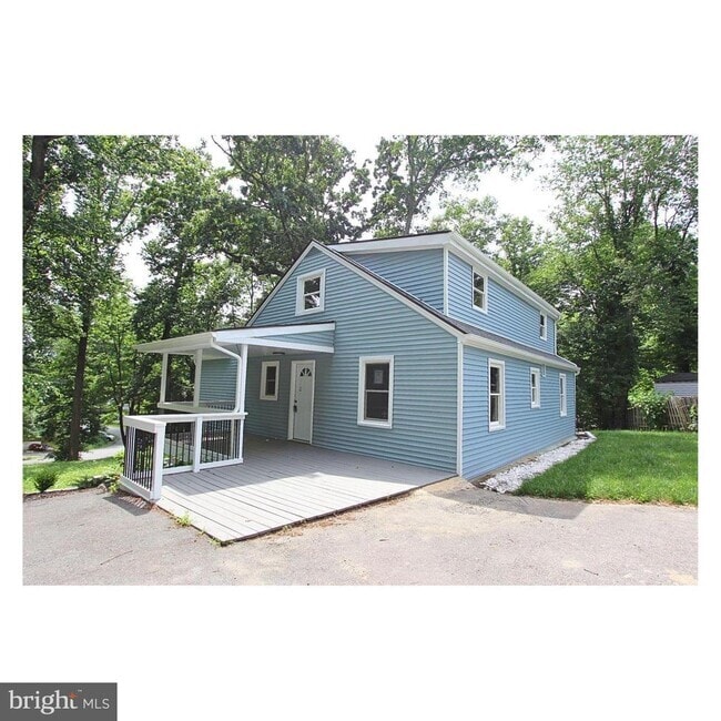 Building Photo - 3170 Oakmont Ave Rental