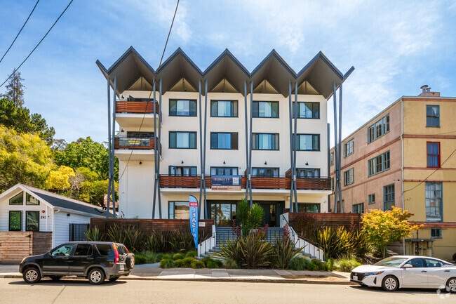 2425 Prospect