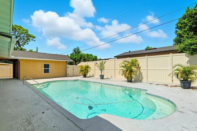 Photo - 3707 Pelican Ln