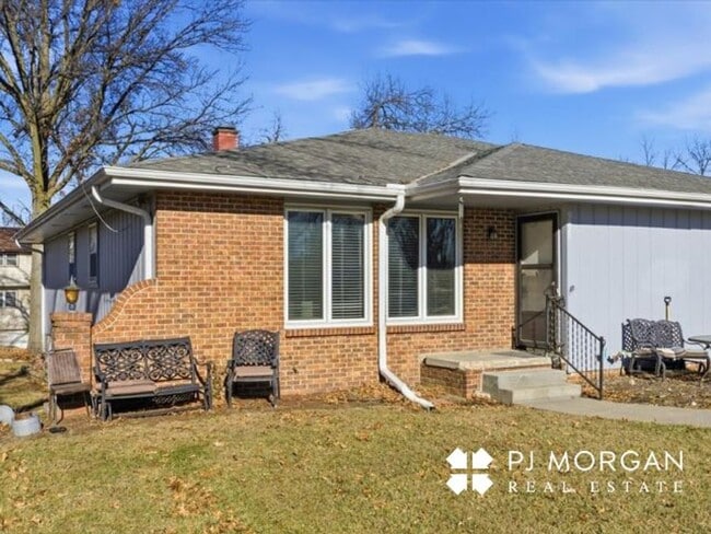 Building Photo - 9524-9526 Unit 9526