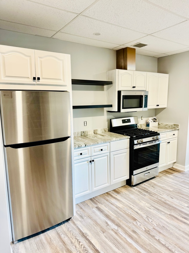 Photo - 7 W Main St Apartments Unit 7A