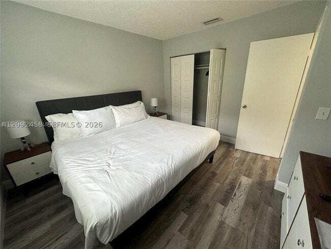 37-39 SE 15th St Unit 1